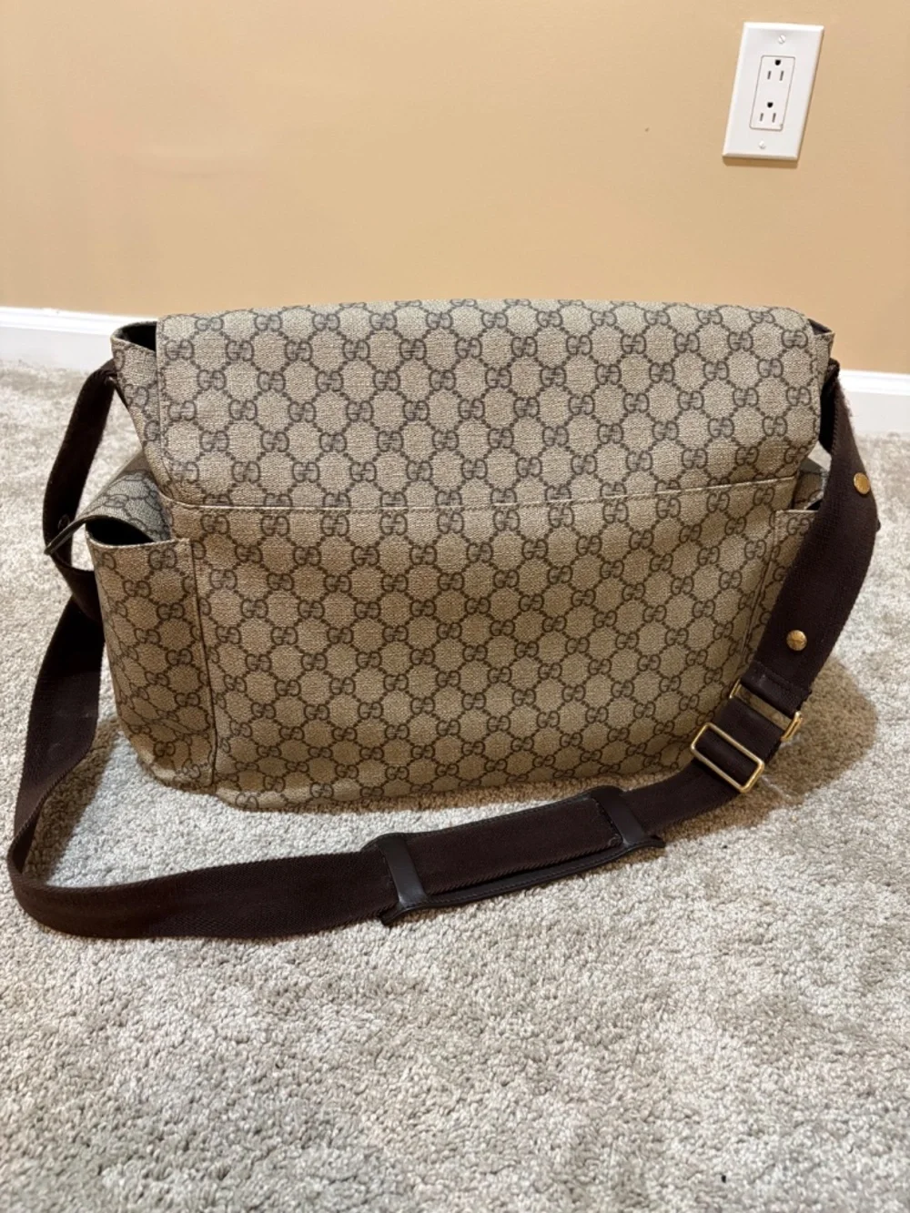 Gucci Supreme Baby bag Authentic